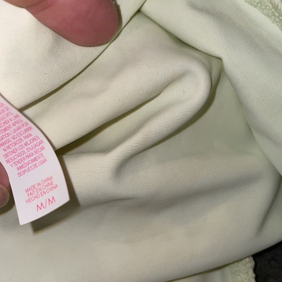 Victoria’s Secret Bikini bottoms Light lime color Size Med Tie Beach - Picture 6 of 6